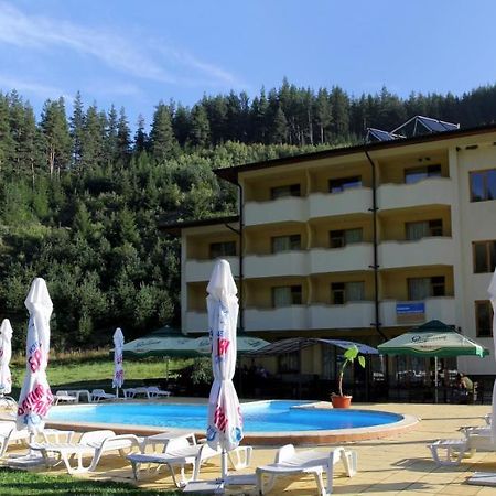 Hotel Restaurant Popini Laki Яґодіна Екстер'єр фото