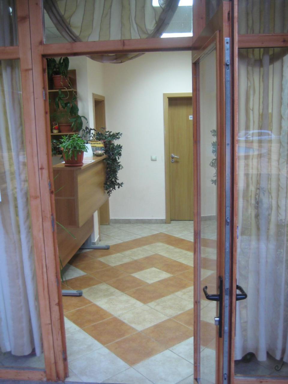 Hotel Restaurant Popini Laki Яґодіна Екстер'єр фото